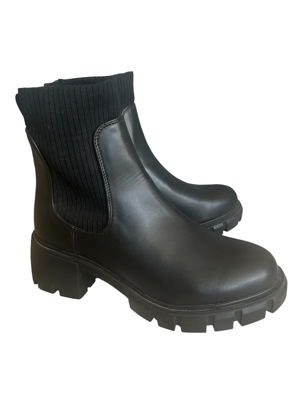 Steve Madden Hutch Lug Sole Women’s Black Chunky Lug Chelsea Boots Size 7 1/2